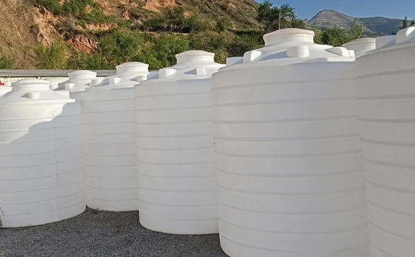 化工液体储存注意事项——选对PE陇南塑料桶避免安全隐患
